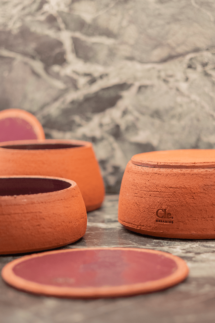 schalen keramiek met deksel terra cotta ruw